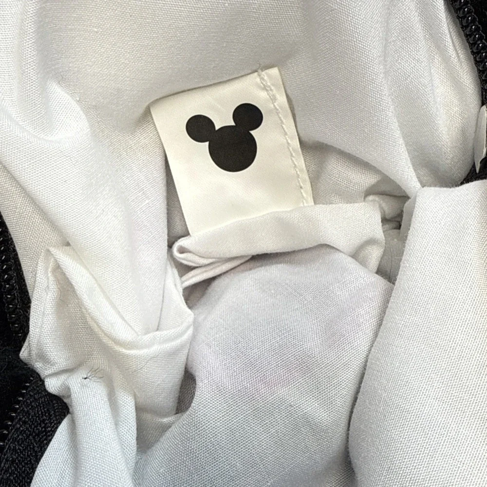 Disney‎ Pyramid Mickey Mouse 17